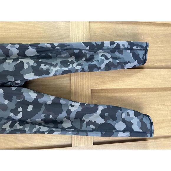 Athleta Lightning Camo 7/8 Tight Leggings in SuperSonic Black Women’s size Small - Picture 3 of 15